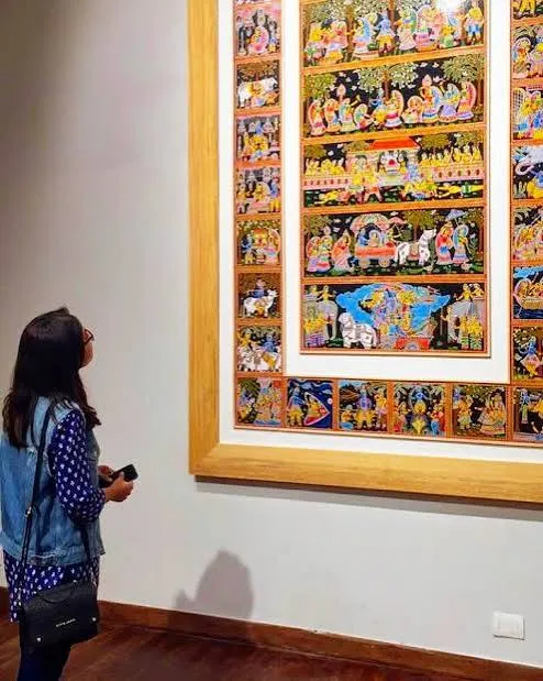 Key Features and Famous Artists