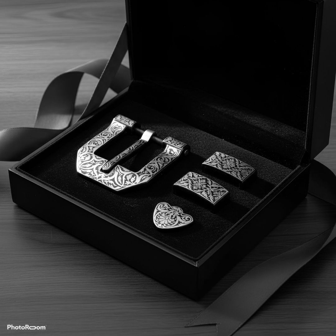 Decorative Koftgari Belt Buckle with Handcrafted Metal Inlay