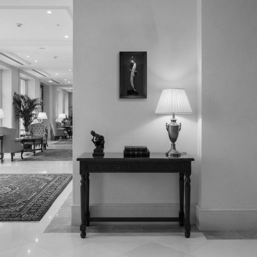 Decorative Koftgari Dagger with Handcrafted Metal Inlay Detailing