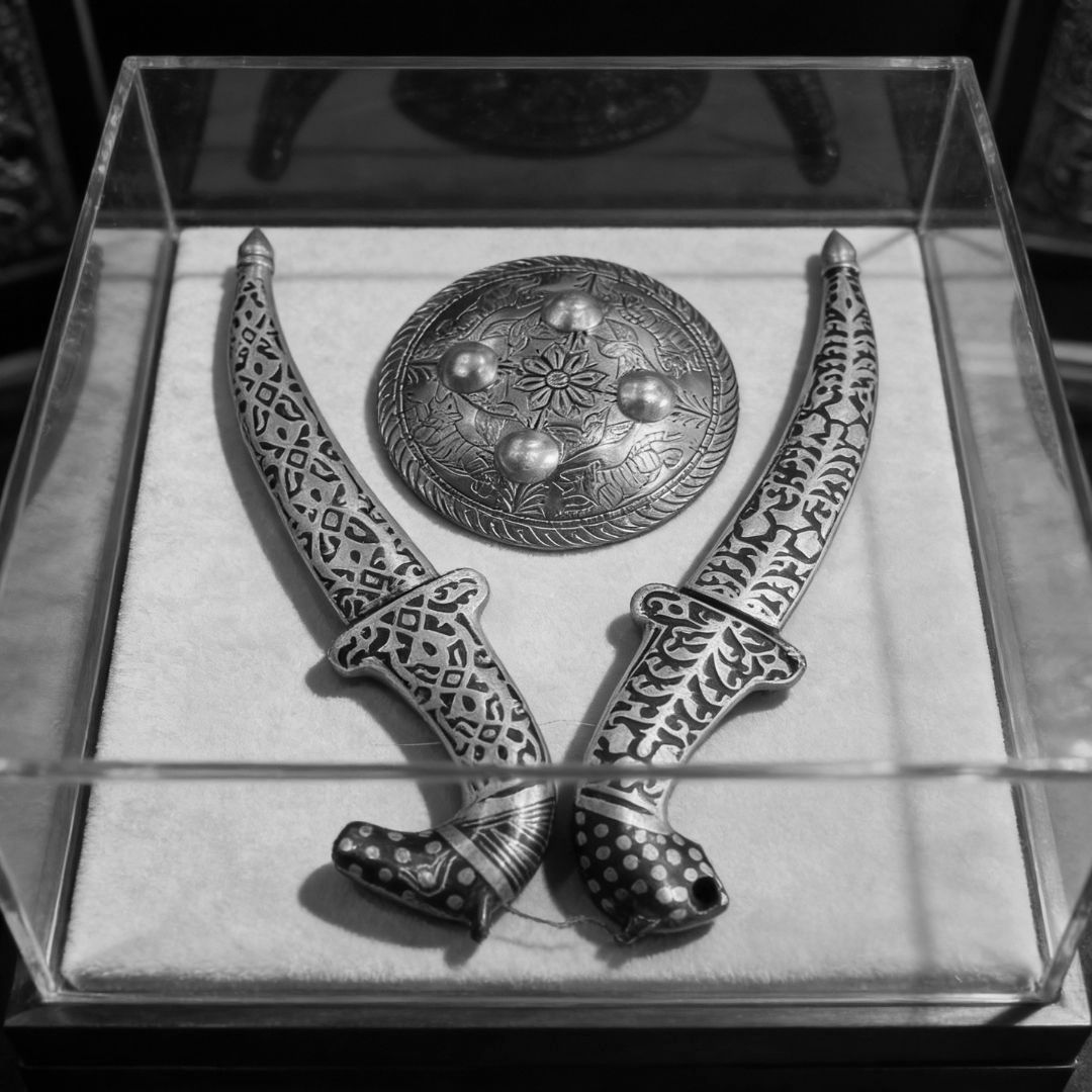 Shield Koftgari Decorative Dagger Set Traditional Metal Art 