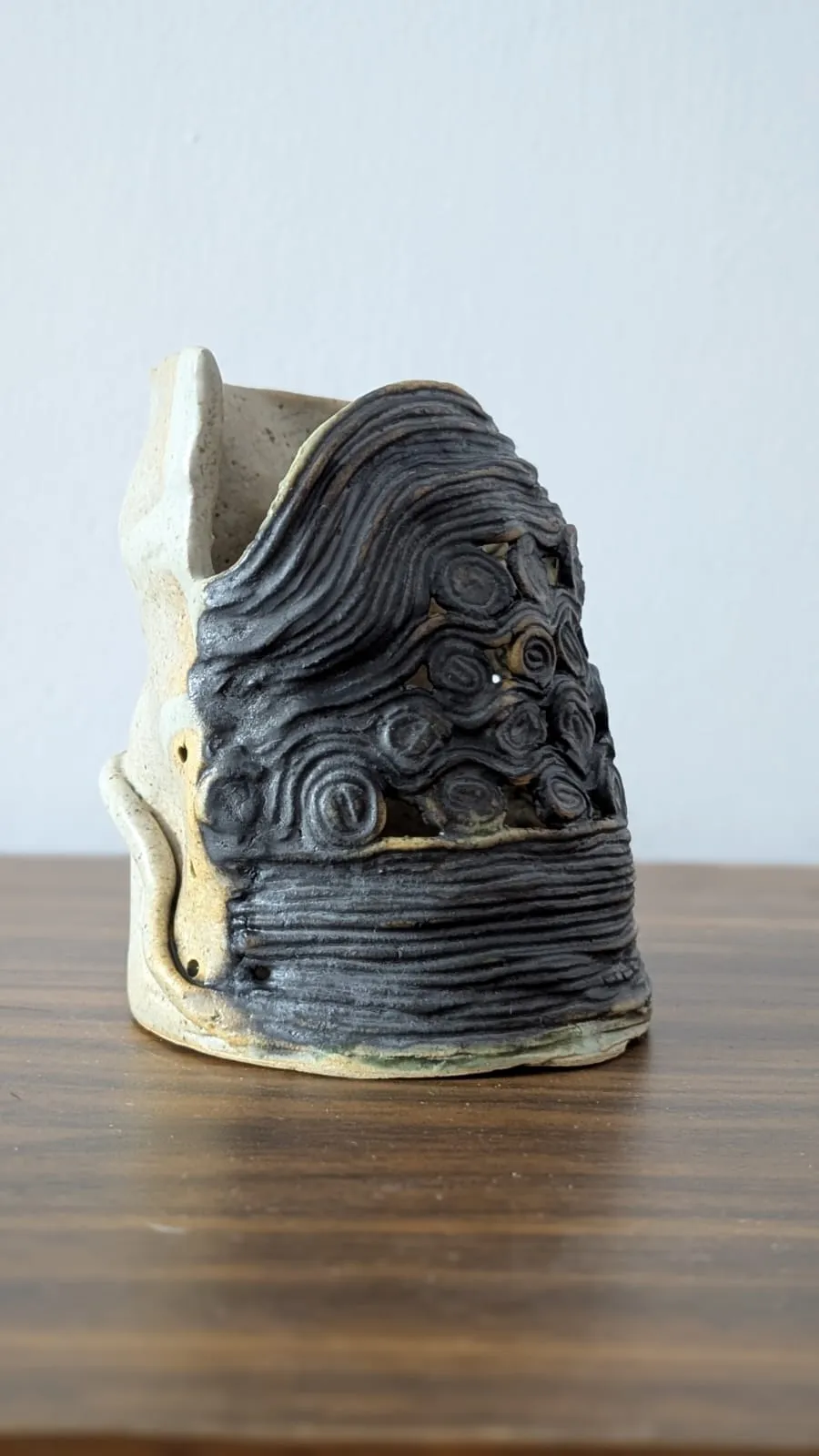  Ceramic Tealight holder/penstand
