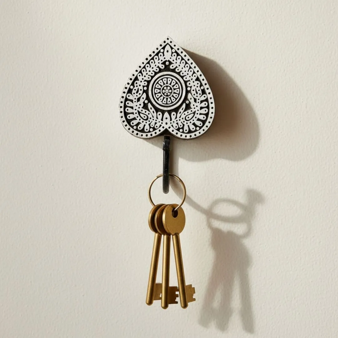 Hand-Carved Shisham Wood Key Holder with Paisley Heart Motif